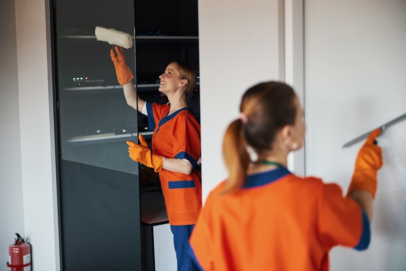 Reinigungsteam im Einsatz – Komplett-Service aus einer Hand